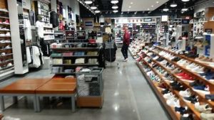 Retail cleaning in Los Alamitos, CA by Hot Shot Commercial Services, LLC