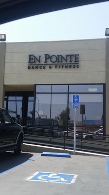 Window Cleaning at En Pointe Dance & Fitness in Long Beach, CA